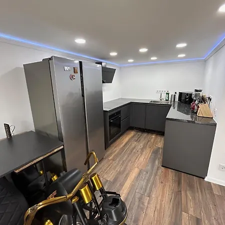 Traumwohnung 3 Zi Im Gruenen Retro Terrasse, Garten, Grill, Wifi דירה *