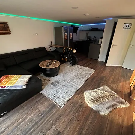 Διαμέρισμα Traumwohnung 3 Zi Im Gruenen Retro Terrasse, Garten, Grill, Wifi *