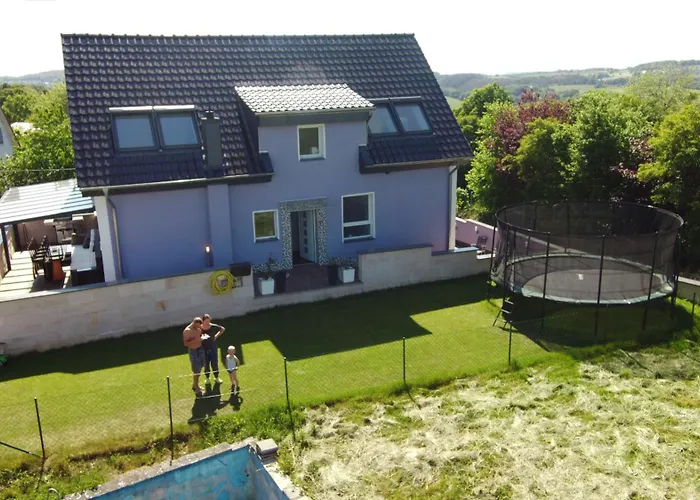 Daire Traumwohnung 3 Zi Im Gruenen Retro Terrasse, Garten, Grill, Wifi